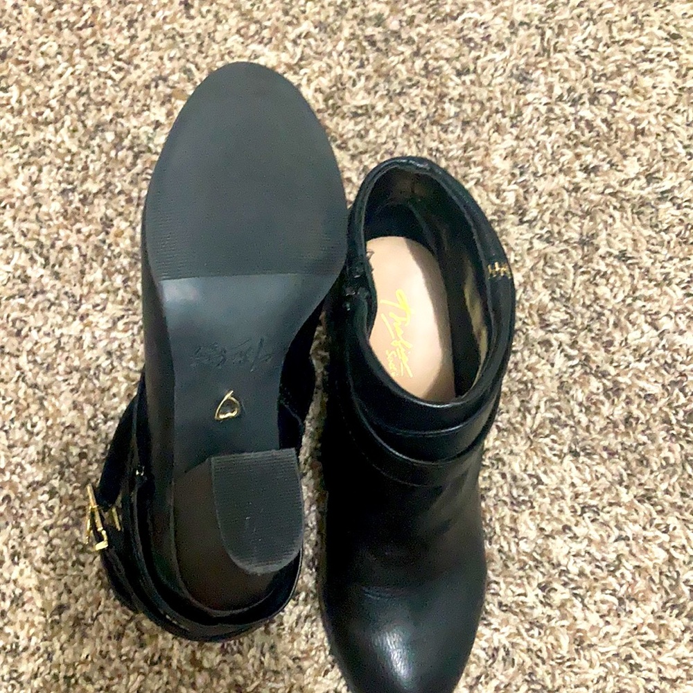 Only wore once. - Picture 3 of 3
